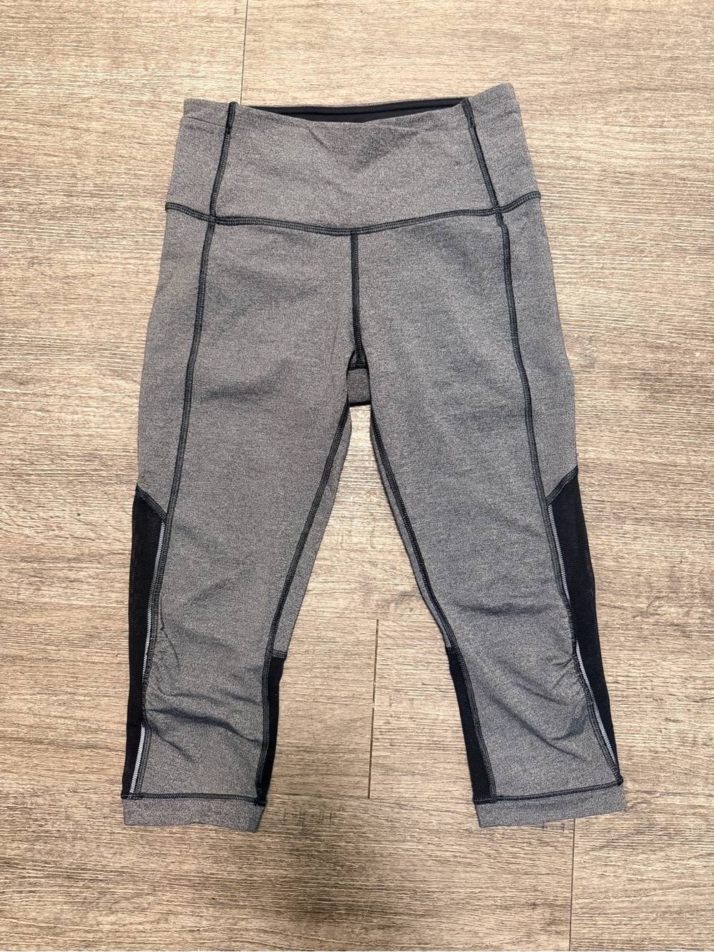 Lululemon Athletica Crop Leggings Size 4 Grey Black Mesh